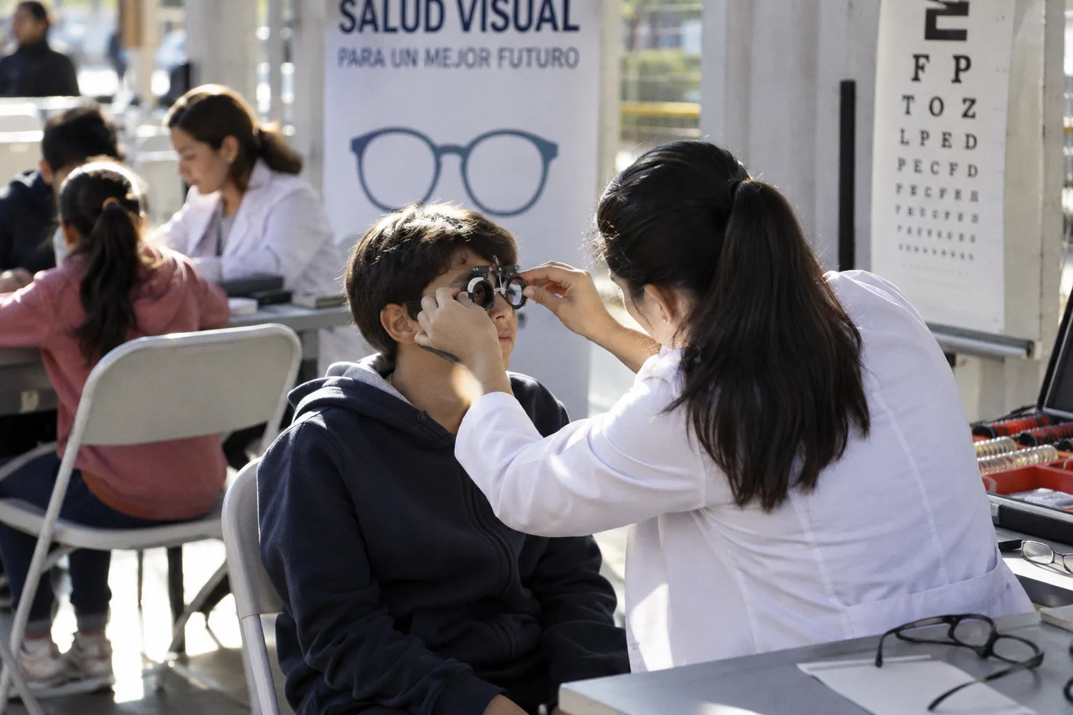 Harán controles de salud visual y entregarán anteojos a niñas, niños y adolescentes